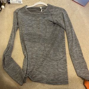 Lululemon long sleeve swiftly tech